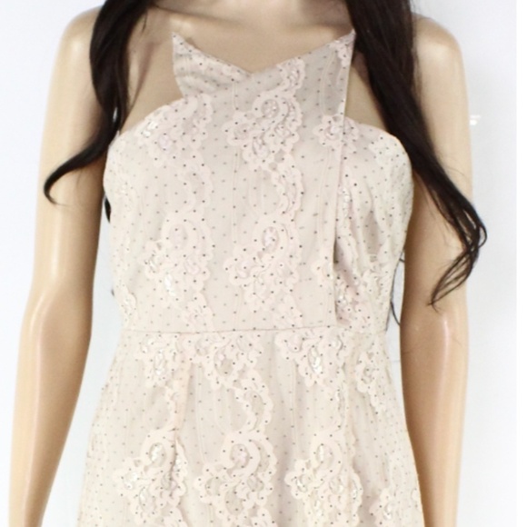 NWT NSR FLORAL LACE DRESS WITH CRISS CROSS FRONT DESIGN - Picture 2 of 10